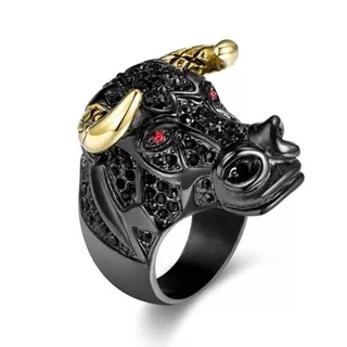 Cincin Desain Kepala Banteng Bahan Stainless Steel Warna Hitam / Emas Gaya Rock Rapper Untuk Pria