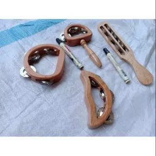 Mainan tradisional Alat musik Tamborin