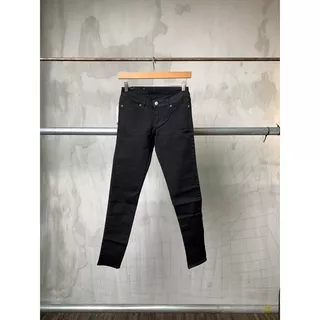 Yard Sale Cheap Monday Low Spray