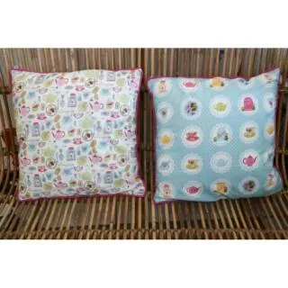 Sarung bantal sofa shabby chic