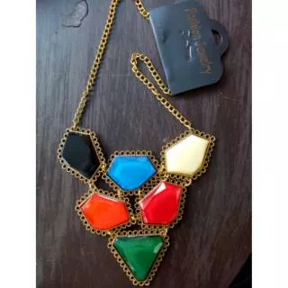 kalung pesta