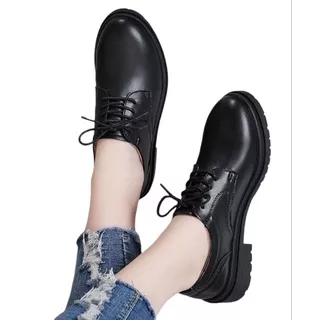 Sepatu Docmart Wanita Kasual Hitam / Sepatu Tali Wanita Terbaru / Sepatu Kulit Oxford Wanita Olive Kekinian / Sepatu Flat Wanita / Bisa Cod