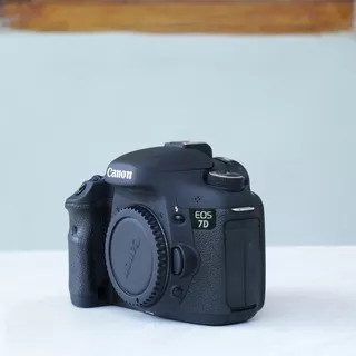 CANON 7D BODY ONLY