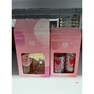 The Body Shop Paket Gift : Japanese Cherry Blossom / Strawberry Kiss / White Musk Leau / Black Musk / White Musk Classic