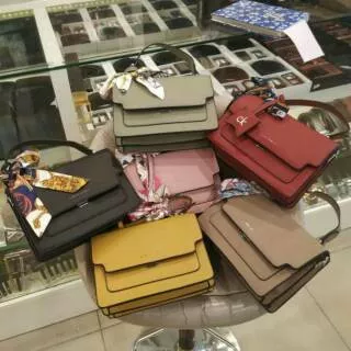 TAS SELEMPANG WANITA // NEW COLLECTION // TAS CHARLES & KEITH 1708