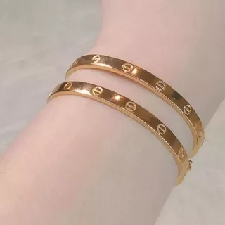 Gelang Titanium Wanita Anti Karat, Anti Alergi, Tahan Lama, Di jamin REALPICT 100% dan high quality, Gelang Bangle Cartier Gold