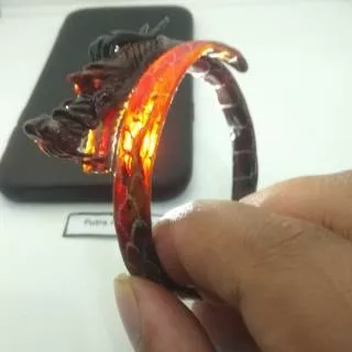 Gelang akar Bahar merah ukir naga/GELANG AKAR BAHAR MERAH ASLI UKIR NAGA/GELANG AKAR BAHAR TEMBUS