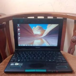 Netbook Toshiba second intel atom laptop second