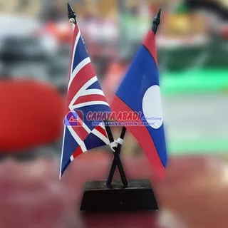 Bendera Meja Negara Tiang Silang Kayu