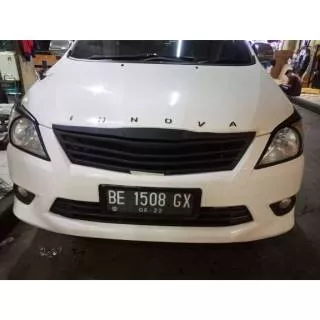 Grill innova 2012 model garis