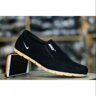 Sepatu Slop Pria Nike casual Slip On Bahan Kulit Suede Gaya Keren Kekinian Trendy Hitam 39 - 43