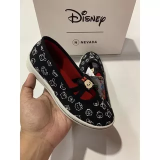 sepatu disney