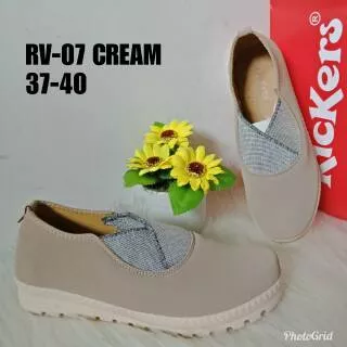 SEPATU WANITA KICKERS SINTETIS RV-07