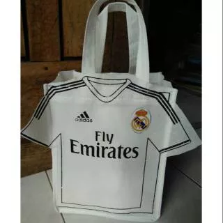 TAS BAJU BOLA REAL MARDID PUTIH  | TAS SOUVENIR UNIK | TAS SPUNBOND MURAH, BERMANFAAT | SALE | J10