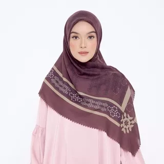 BIA x Dewi Fitri - Edna Burgundy Scarf Kerudung Segi Empat - Edisi Hagia Sophia