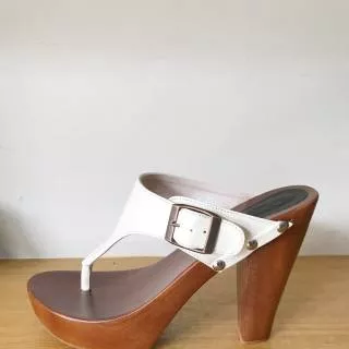 Sandal wanita/sandal/High heels/sandal kayu/arunni/jpt lebar