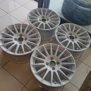 Velg Racing OZ Superturismo R15 Inch 6.5 pcd 4x100 Putih (Super White). Second Murah Meriah Mulus. cocok untuk Brio, jazz, yaris, swift, agya, ayla, fiesta, civic, accord, lancer , dll