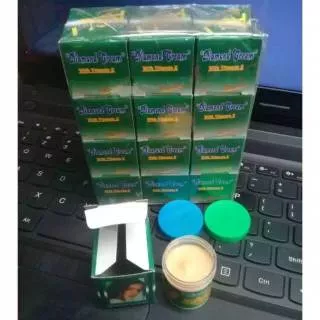 CREAM DIAMOND WHITE VITAMIN E ORIGINAL PER 12 PCS