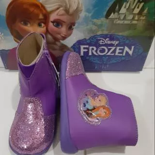 Sepatu Disney