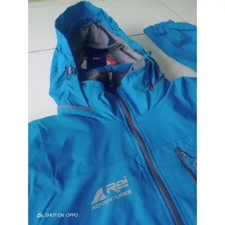 jaket rei