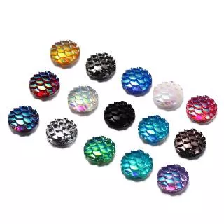 50pcs / Lot Liontin Cabochons Resin Bentuk Bulat Motif Sisik Ikan Warna-Warni Ukuran 10mm Untuk Membuat Perhiasan