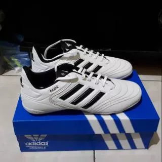 SEPATU FUTSAL ADIDAS COPA PUTIH