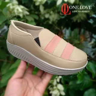 Sepatu ONE LOVE wedges wanita simple awet sepatu bergaransi original 100%