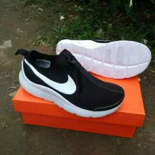 Nike slipon Roshe run takjun women slipon wanita high Quality premium original Vietnam