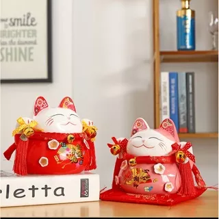 lucky cat / kucing keberuntungan / kucing hoki