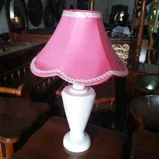 Lampu hias lampu tidur lampu sudut putih dari kayu jati