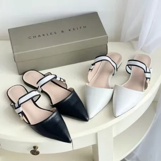 Sepatu Sandal CK Charles Keith flat Hitam Putih