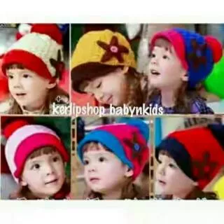 SALE  Topi rajut anak perempuan Star button hat