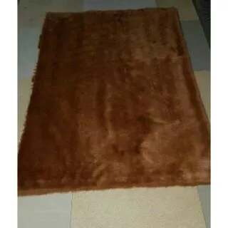 Karpet Bulu Korea Cream / Alas Bulu Kucing Warna Cream Tua / Russian Cream Tua