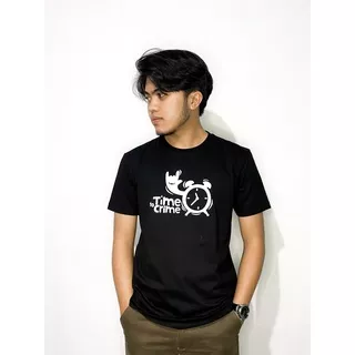 Baju Kaos Pria/Crime To Time In black/Kaos Polos/Baju Distro/Kaos Pria Katun/Kaos Bandung/Kaos Pria Murah/Universo Store