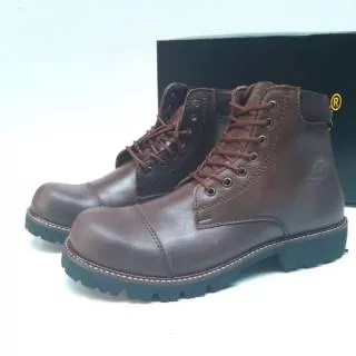 Safety boots