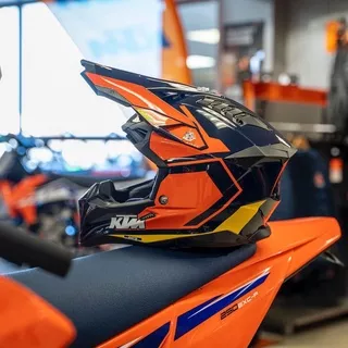 AIROH AVIATOR 3 KTM EDITION 2022 HELM CROSS AIROH AVIATOR 3 KTM EDISI