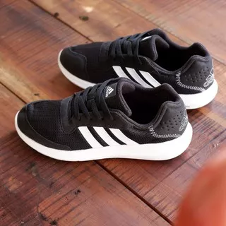 Sepatu Adidas ORIGINAL Element Refresh Black White