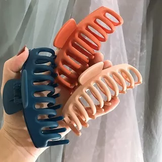 Women Korean Solid Elegant Big Hair Claws Clips /Fashion Frosted Acrylic Shower Crab Clamps Shark Clip/Chic Girls Hair Accessories