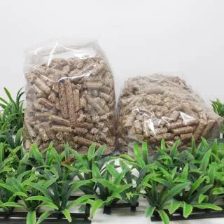 Wood pellet kayu kemasan 1kg pellet kayu campur kualitas premium