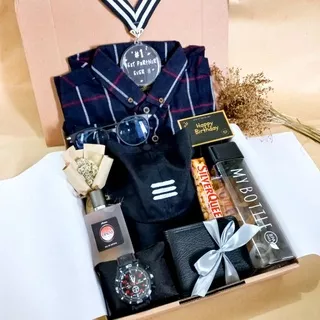 SPECIAL GIFT BOX HAMPERS COWOK PRASMANAN / Hampers kado ulang tahun cowok / Hampers Flanel / Kado wisuda / Hampers lebaran /Hampers custom / Gift Box Cowok Hits / Kado cowok murah / Kemeja flanel / Hampers Kemeja flanel cowok