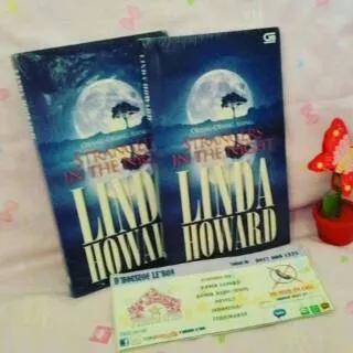 Novel Linda Howard : Strangers in the night ( orang - orang asing )