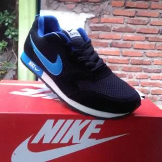 NIKE MD RUNNER / HITAM LOGO BIRU / NIKE WAFFLE TRAINER