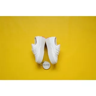 SEPATU VANS KIDS / SEPATU VANS ANAK / SEPATU VANS AUTHENTIC TRIPLE WHITE ( KIDS )