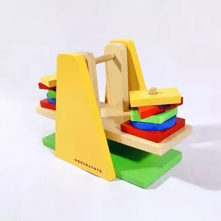 Timbangan Geometri Mainan Kayu Omocha Toys