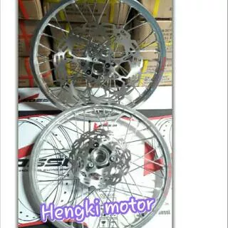 Velg jari jari satria fu ..velg silver ..jari2 crome ..tromol full crome plus piringan ..