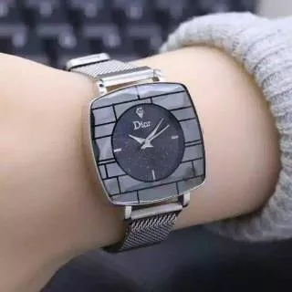 JAM TANGAN WANITA TALI MAGNET MODEL KOTAK SEGI EMPAT