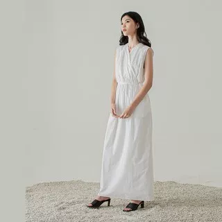 Kano - Offwhite Bent - Sleeveless Maxi Dress bahan katun warna putih gading (broken white) berfuring