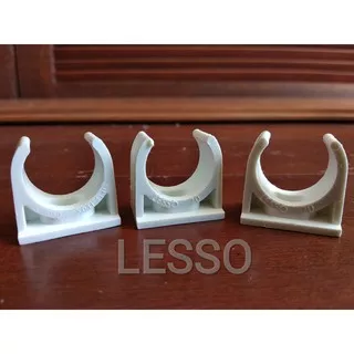 Klem Conduit LESSO 20mm 1/2 Penjepit Pipa Listrik Conduit Clamp Pipa Listrik Klem Pipa Elektrik