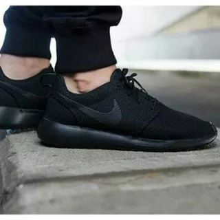 SEPATU SEKOLAH KETS CASUAL NIKE ROSHE RUN FULL ALL BLACK HITAM PRIA LAKI COWOK