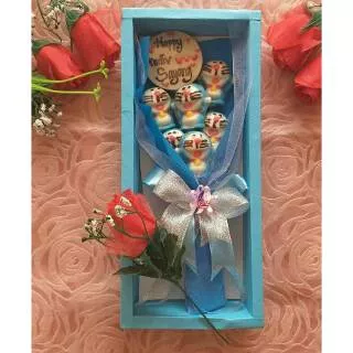 coklat bucket doraemon 6pc dan tulisan/coklat karakter/coklat imut/coklat praline